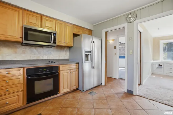 $185,000 | 4042 North Brookmont Road, Peoria, IL 61614