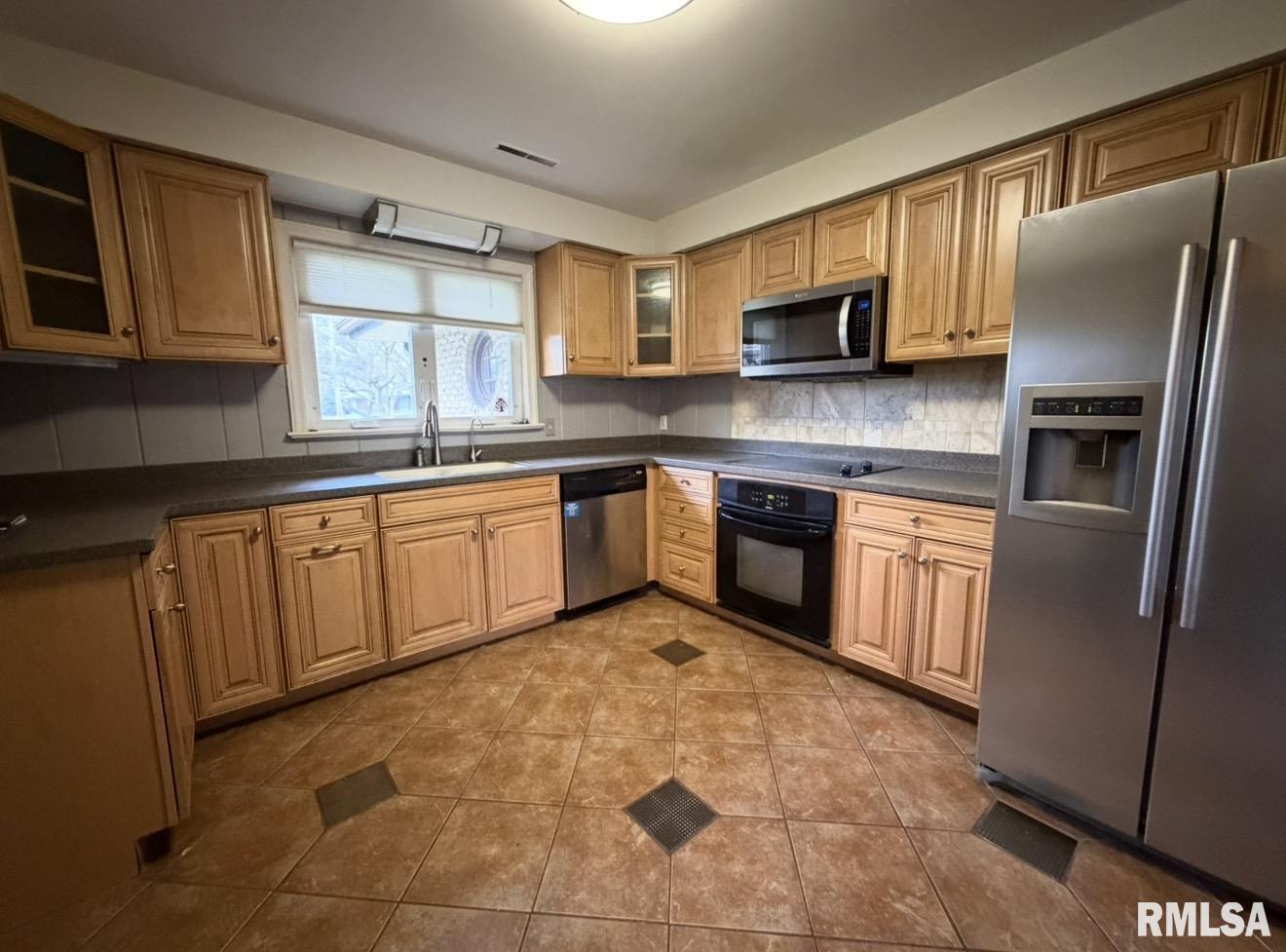 4042 North Brookmont Road Peoria, IL 61614 - Photo 15 of 21