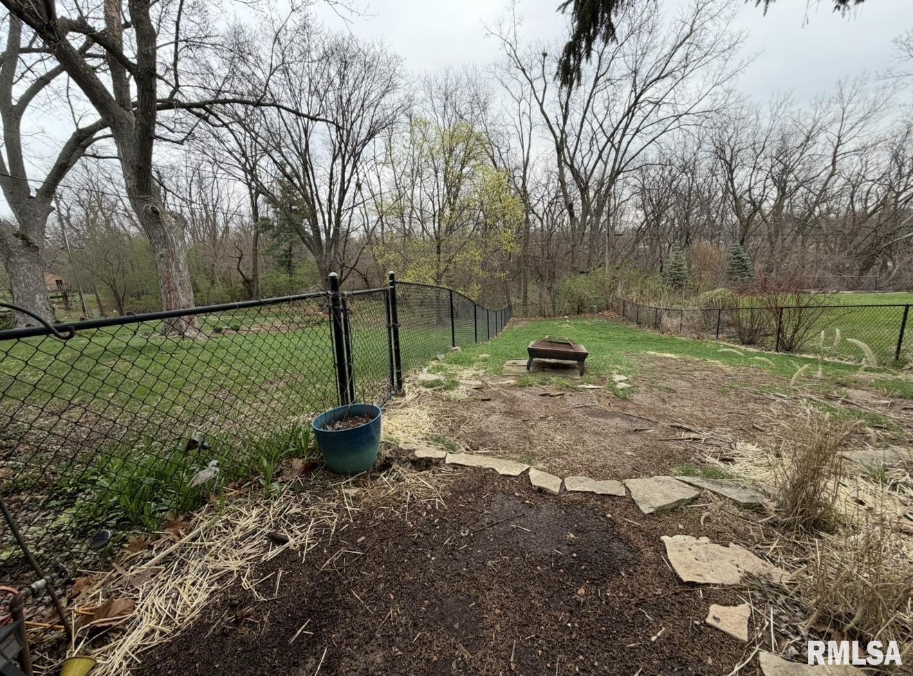 4042 North Brookmont Road Peoria, IL 61614 - Photo 18 of 21