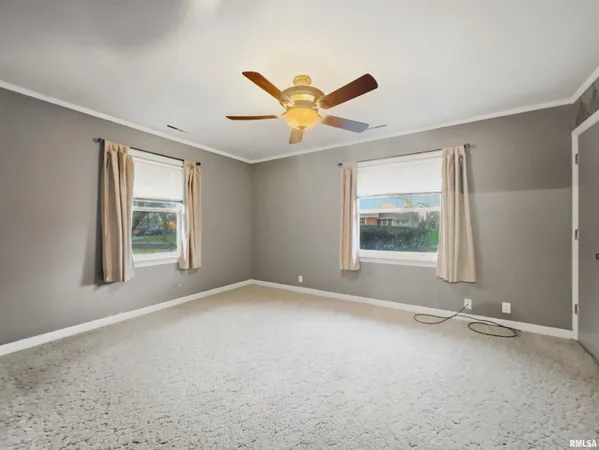 $185,000 | 4042 North Brookmont Road, Peoria, IL 61614