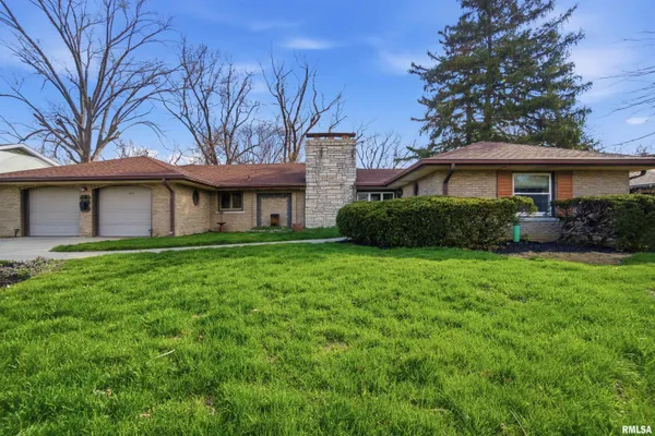 $185,000 | 4042 North Brookmont Road, Peoria, IL 61614