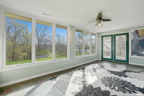 $185,000 | 4042 North Brookmont Road, Peoria, IL 61614