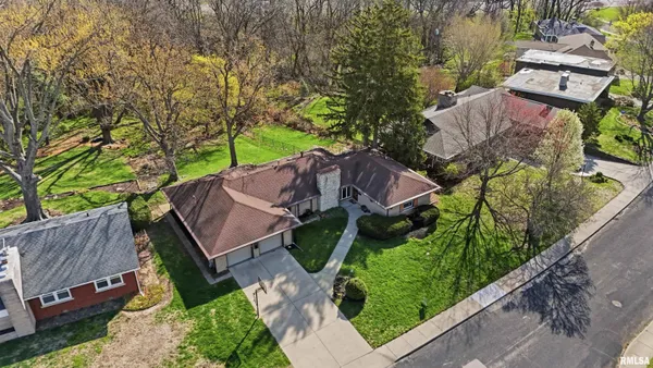 $185,000 | 4042 North Brookmont Road, Peoria, IL 61614