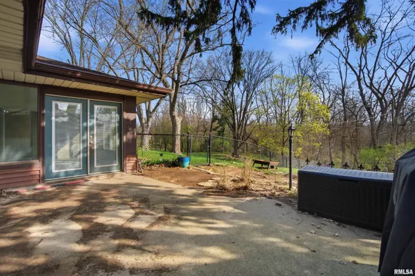 $185,000 | 4042 North Brookmont Road, Peoria, IL 61614