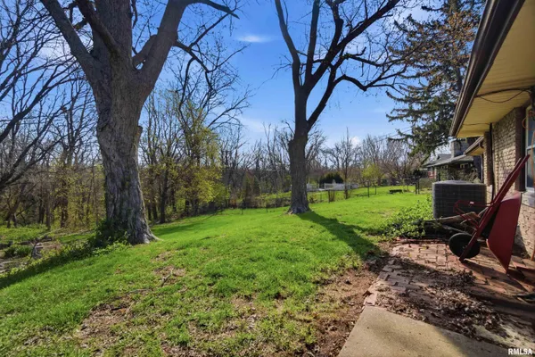 $185,000 | 4042 North Brookmont Road, Peoria, IL 61614