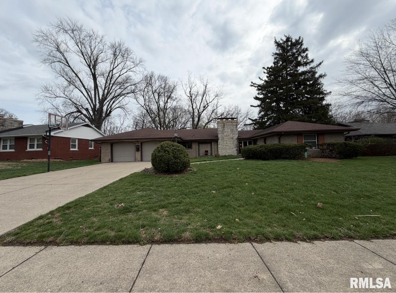 4042 North Brookmont Road Peoria, IL 61614 - Photo 4 of 21