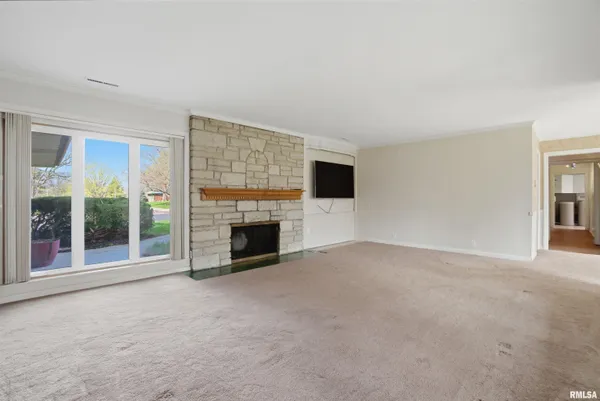 $185,000 | 4042 North Brookmont Road, Peoria, IL 61614