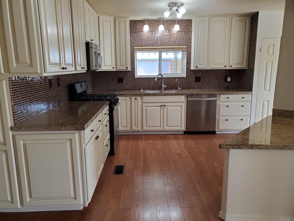 11949 Riverside Drive, Unit 181 Lakeside, CA 92040 - Photo 5 of 11 Gallery Image 5