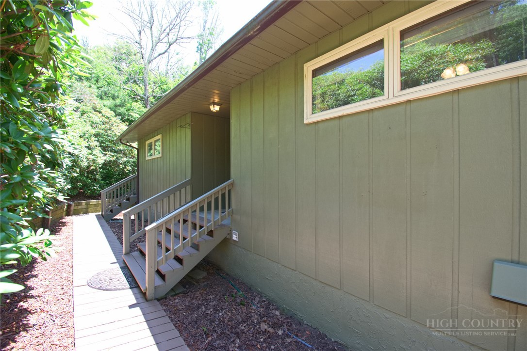 90 Rabbit Hill Lane Newland, NC 28657 - Photo 3 of 49