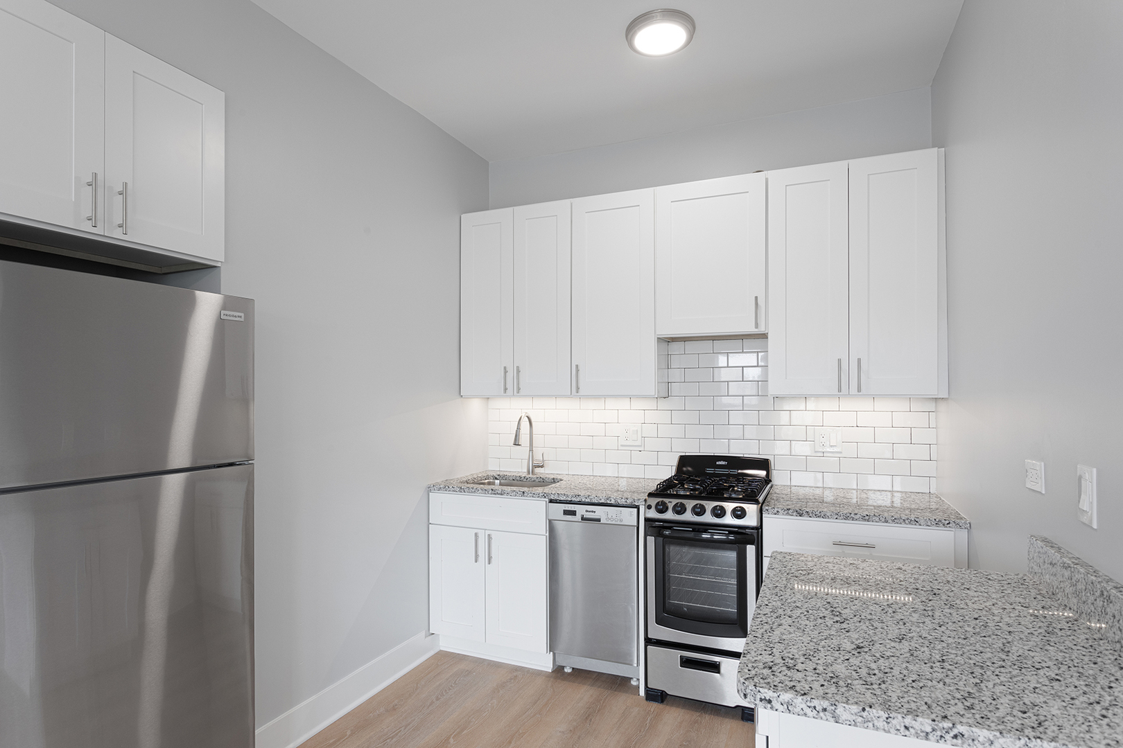 7600 North Sheridan Road, Unit 302 Chicago, IL 60626 - Photo 6 of 9