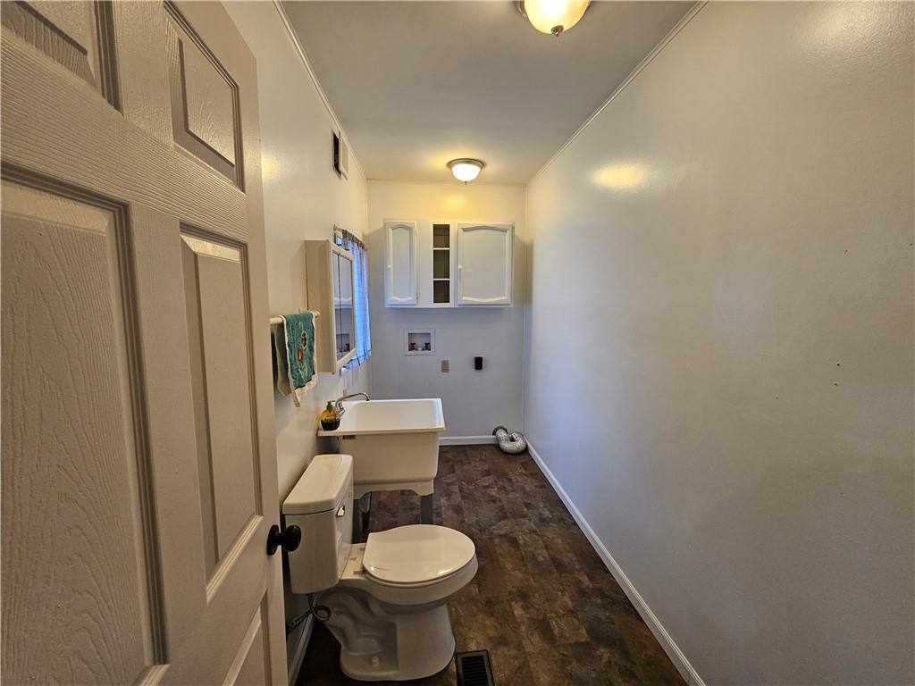 446 Ridge Avenue Verona, PA 15147 - Photo 7 of 14 Laundry/Half Bath