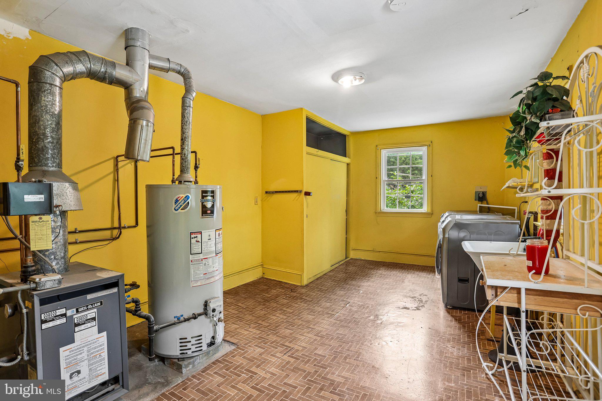 1020 Church Road Wyncote, PA 19095 - Photo 37 of 49 The utility/laundry/mud room is versatile!