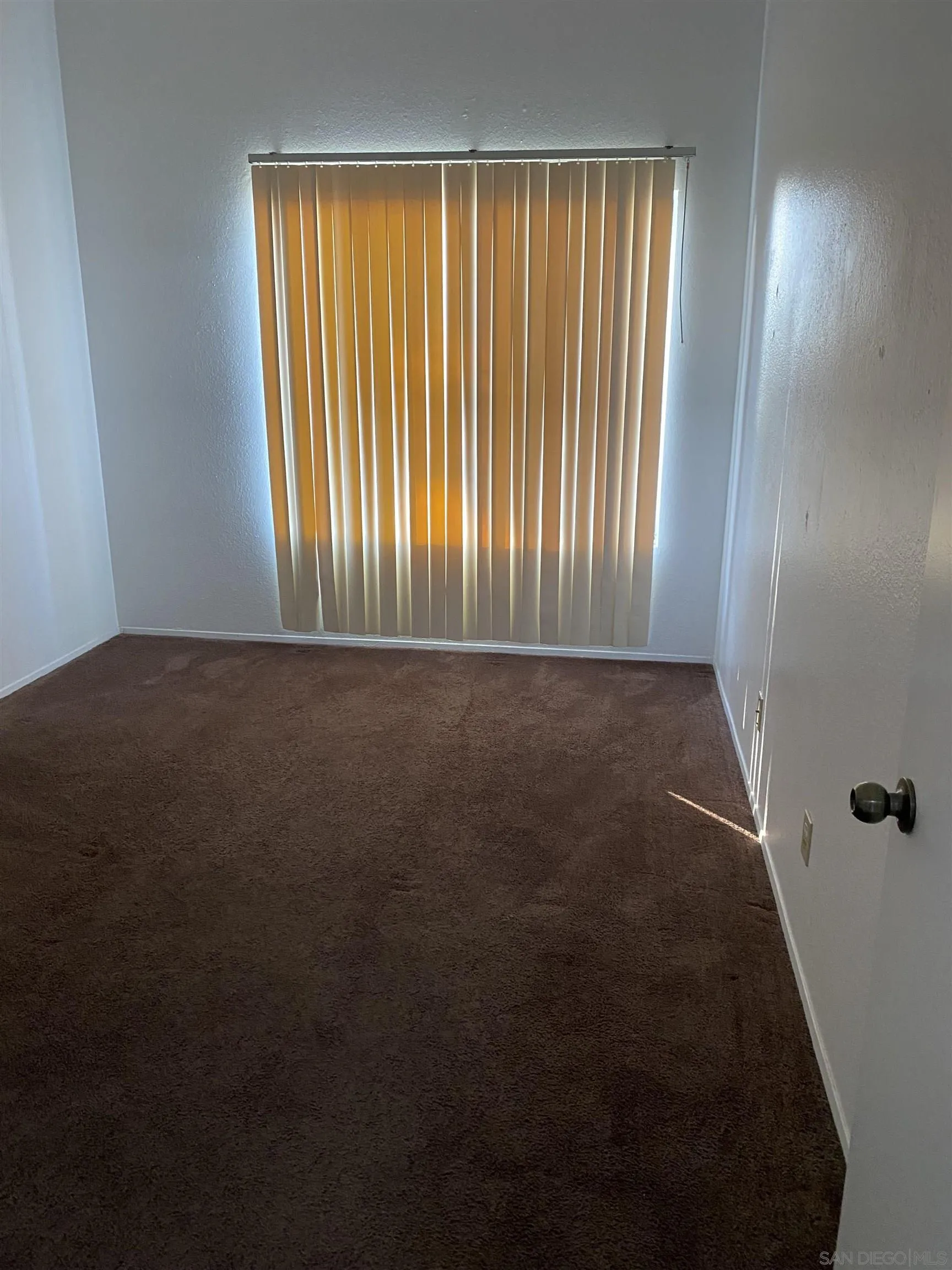 514 Jamacha Road, Unit 24J El Cajon, CA 92019 - Photo 22 of 32 an empty room with windows