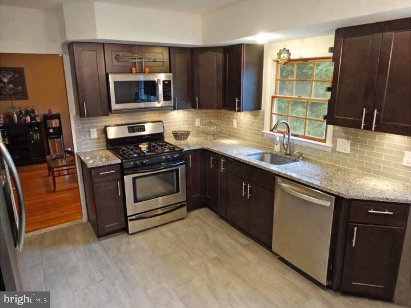 220 Centennial Road Warminster, PA 18974 - Photo 7 of 24 Kitchen