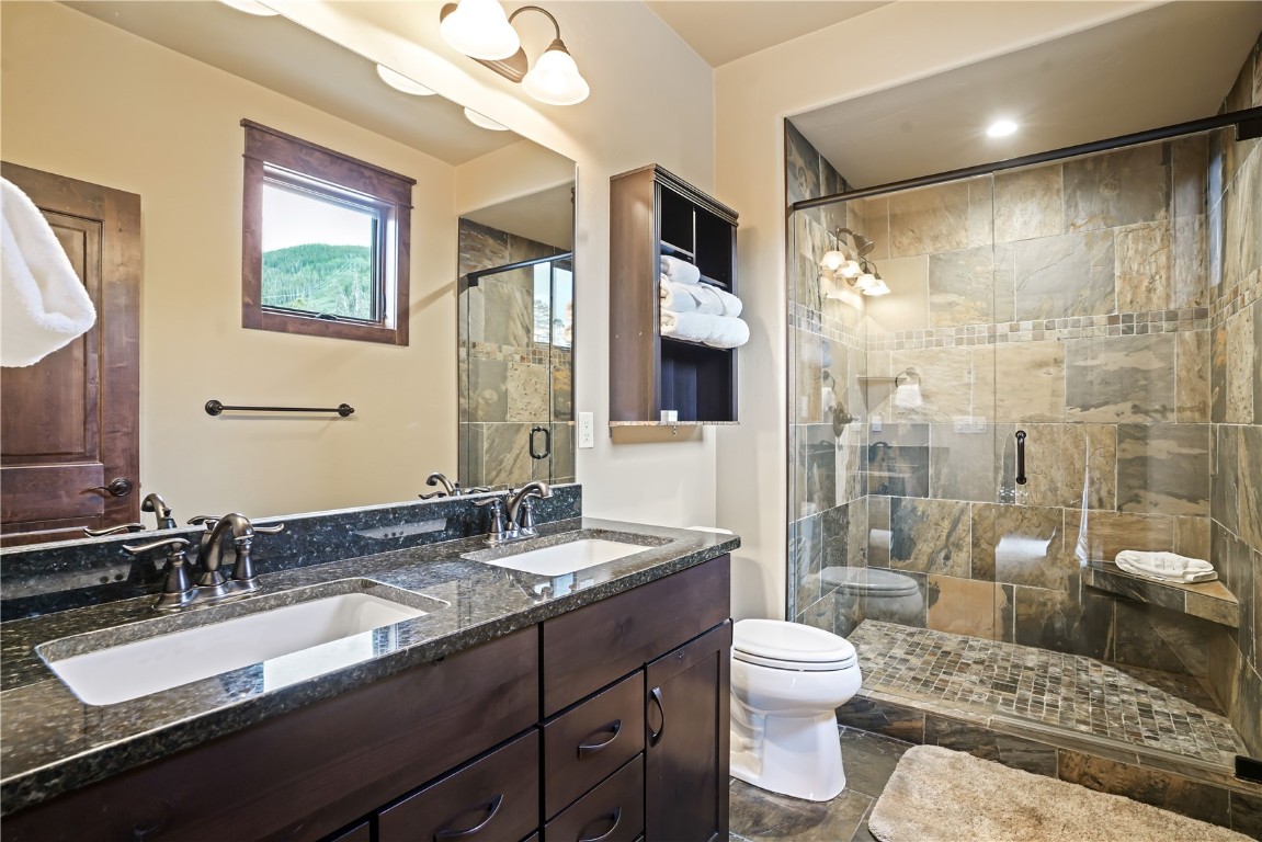 96 Erickson Loop, Unit 96 Keystone, CO 80435 - Photo 12 of 28 Beautiful Bathroom!