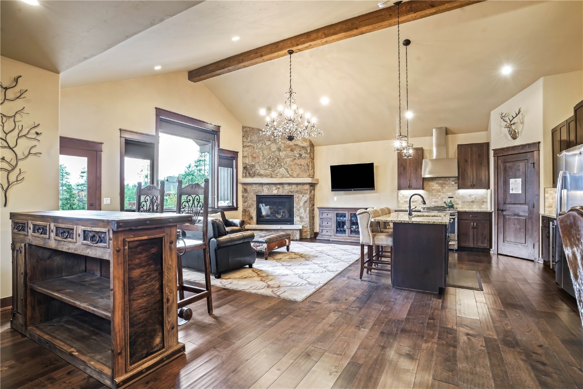 96 Erickson Loop, Unit 96 Keystone, CO 80435 - Photo 3 of 28 Light and Spacious Living area!