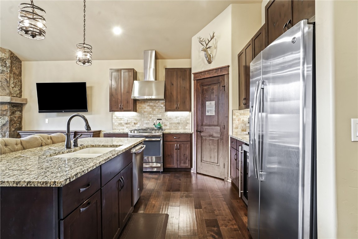 96 Erickson Loop, Unit 96 Keystone, CO 80435 - Photo 5 of 28 Kitchen with everything you would ever need!