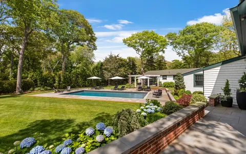 $2,395,000 | 91 East Tiana Road, Hampton Bays, NY 11946