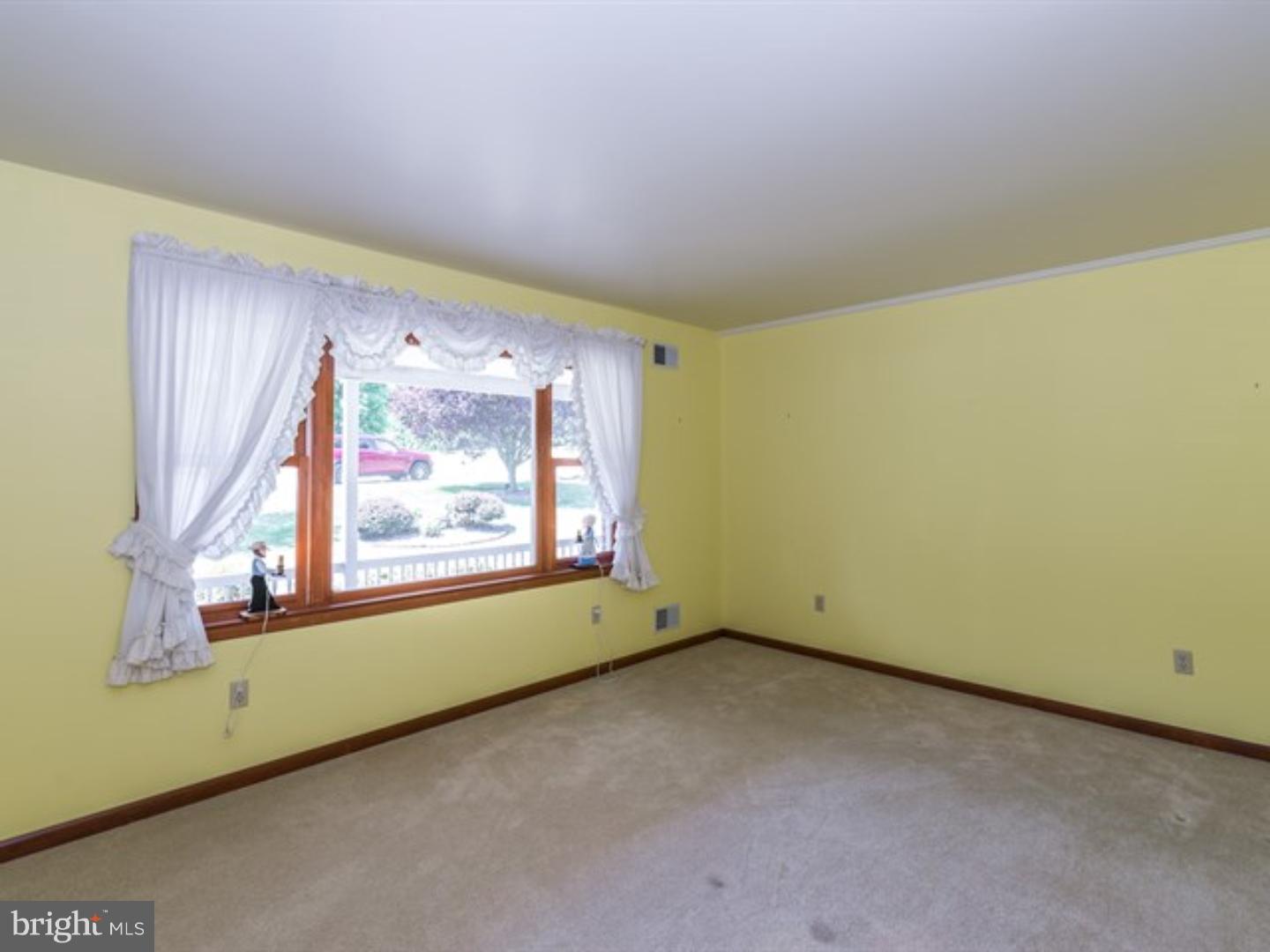 11 Deer Path Road Robesonia, PA 19551 - Photo 4 of 25 Gallery Image 4