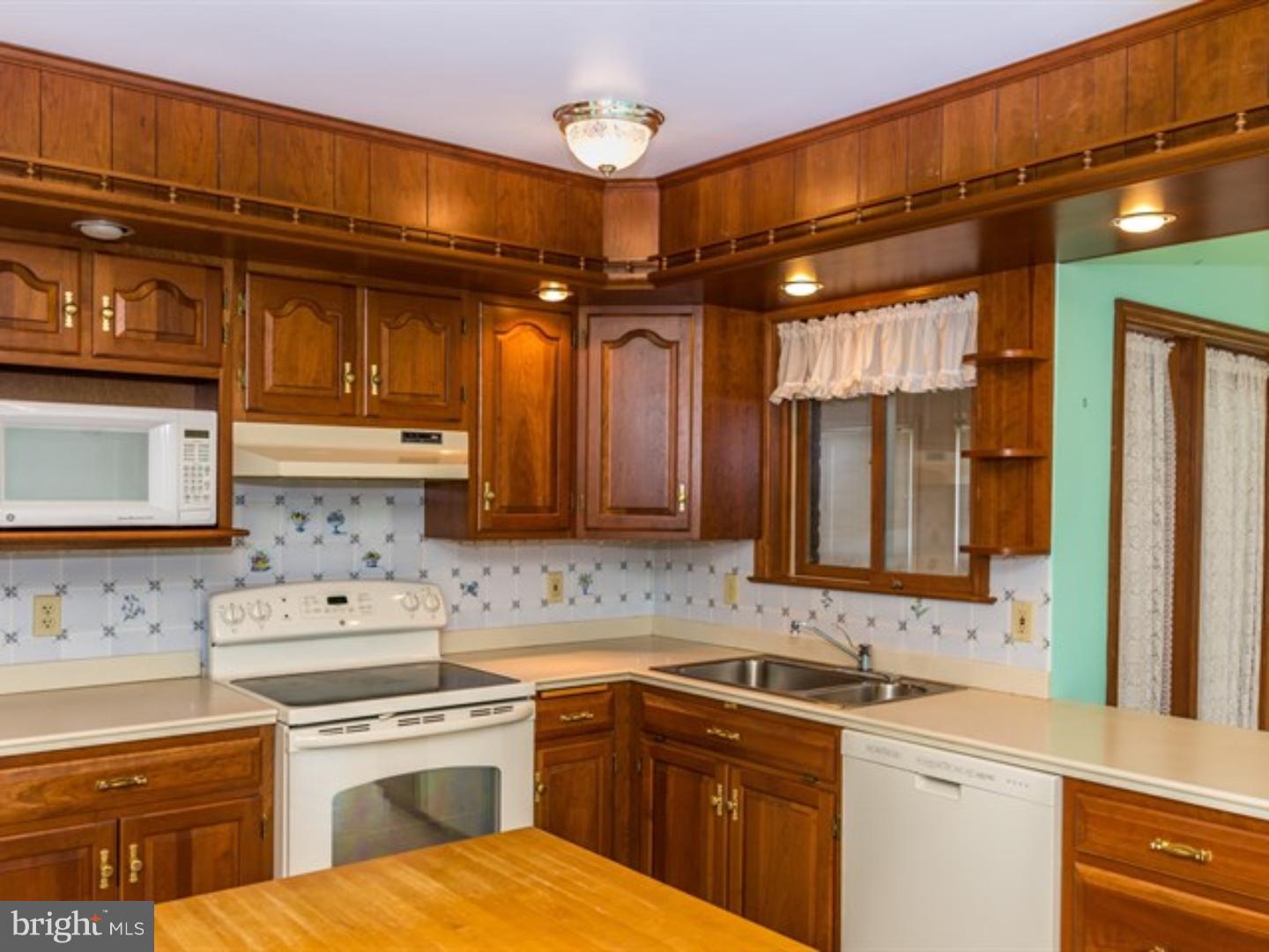 11 Deer Path Road Robesonia, PA 19551 - Photo 7 of 25 Gallery Image 7
