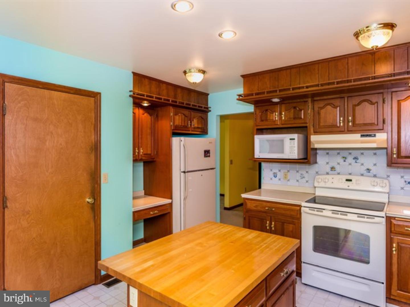 11 Deer Path Road Robesonia, PA 19551 - Photo 8 of 25 Gallery Image 8