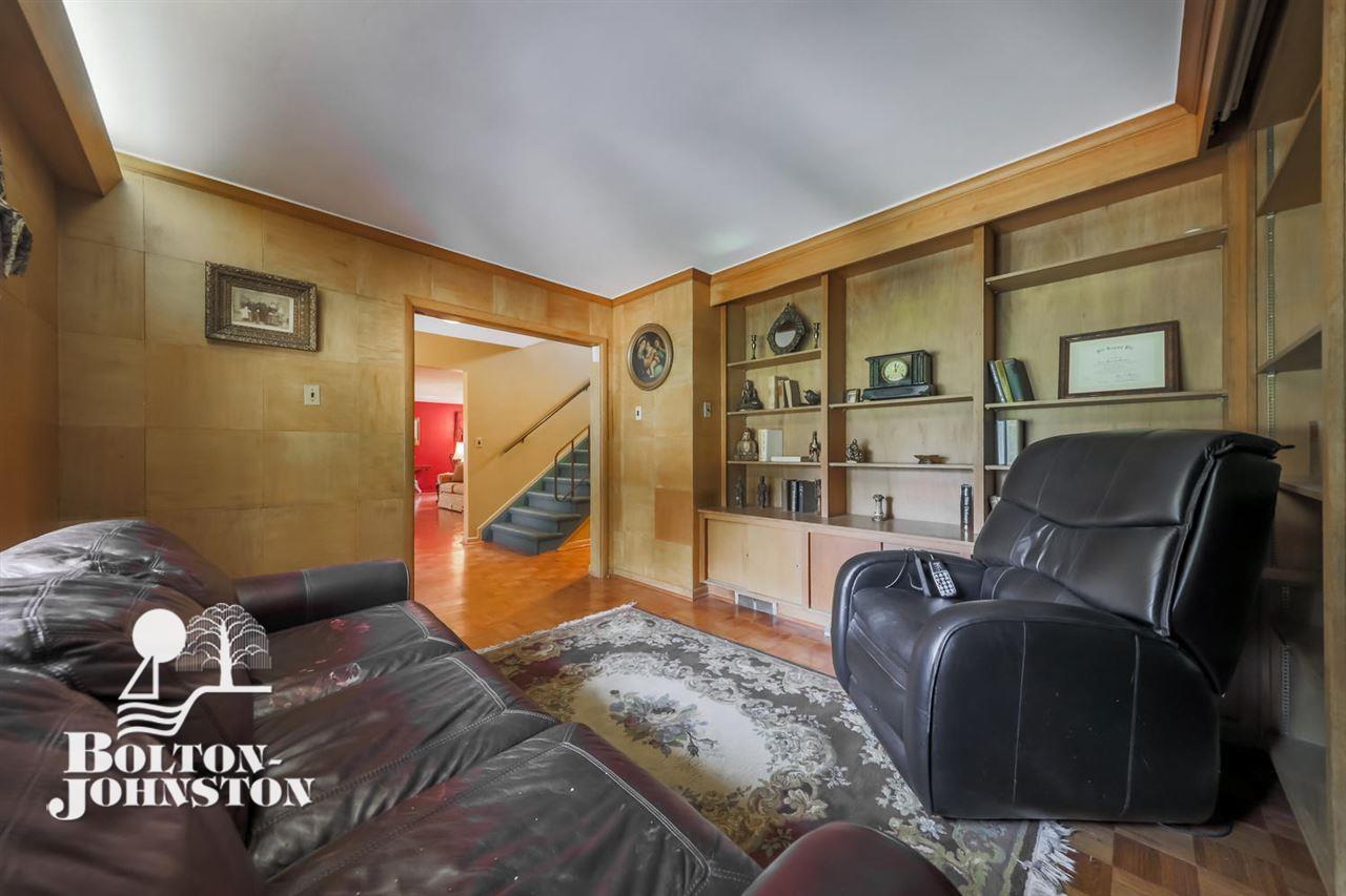 1067 Devonshire Road Grosse Pointe, MI 48230 - Photo 9 of 58 31390986-8.JPG