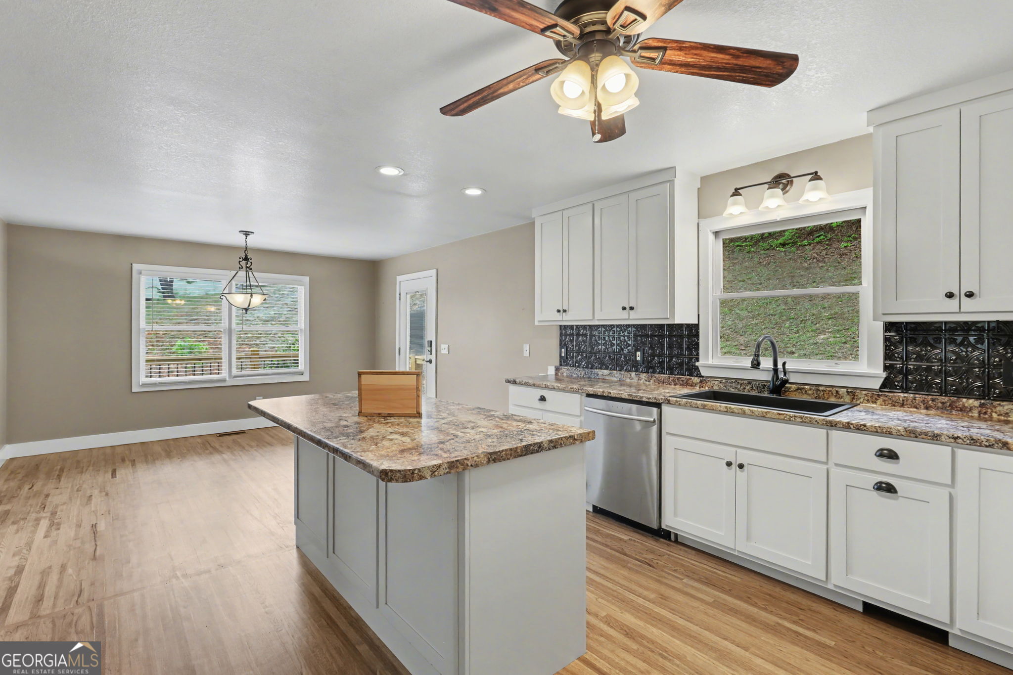 1661 East Boggs Mountain Road Tiger, GA 30576 - Photo 13 of 46