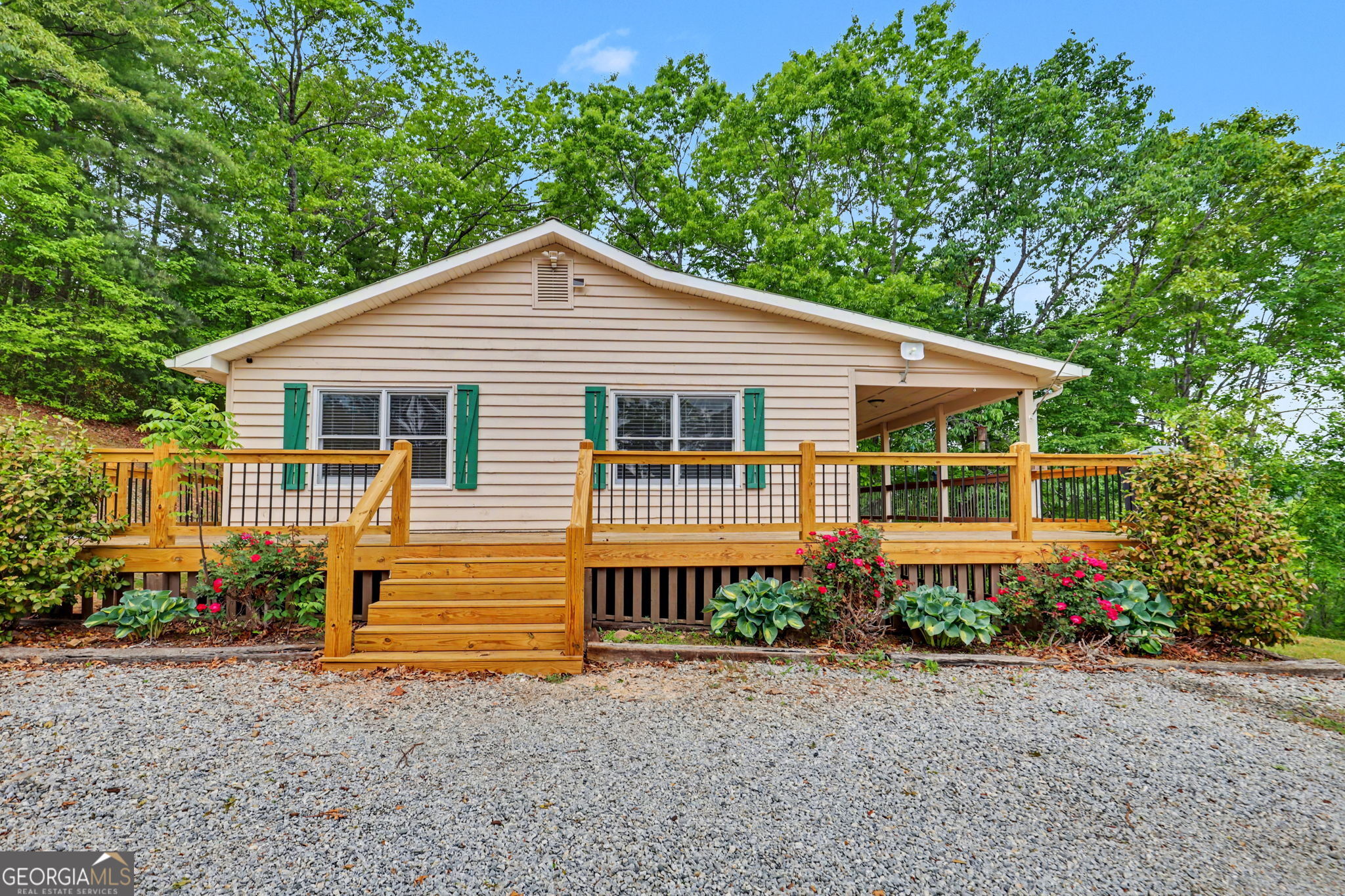 1661 East Boggs Mountain Road Tiger, GA 30576 - Photo 2 of 46