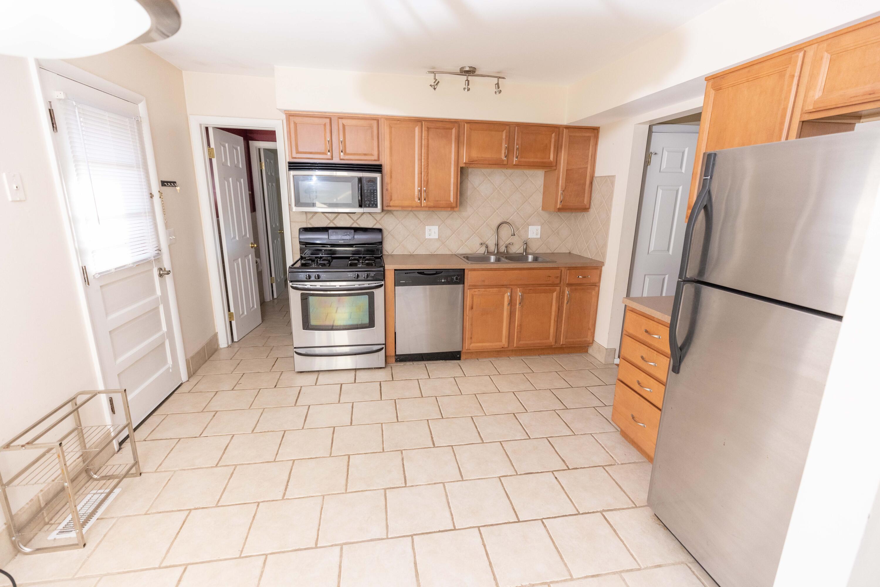 331 Fenway Road, Unit D Columbus, OH 43214 - Photo 15 of 19