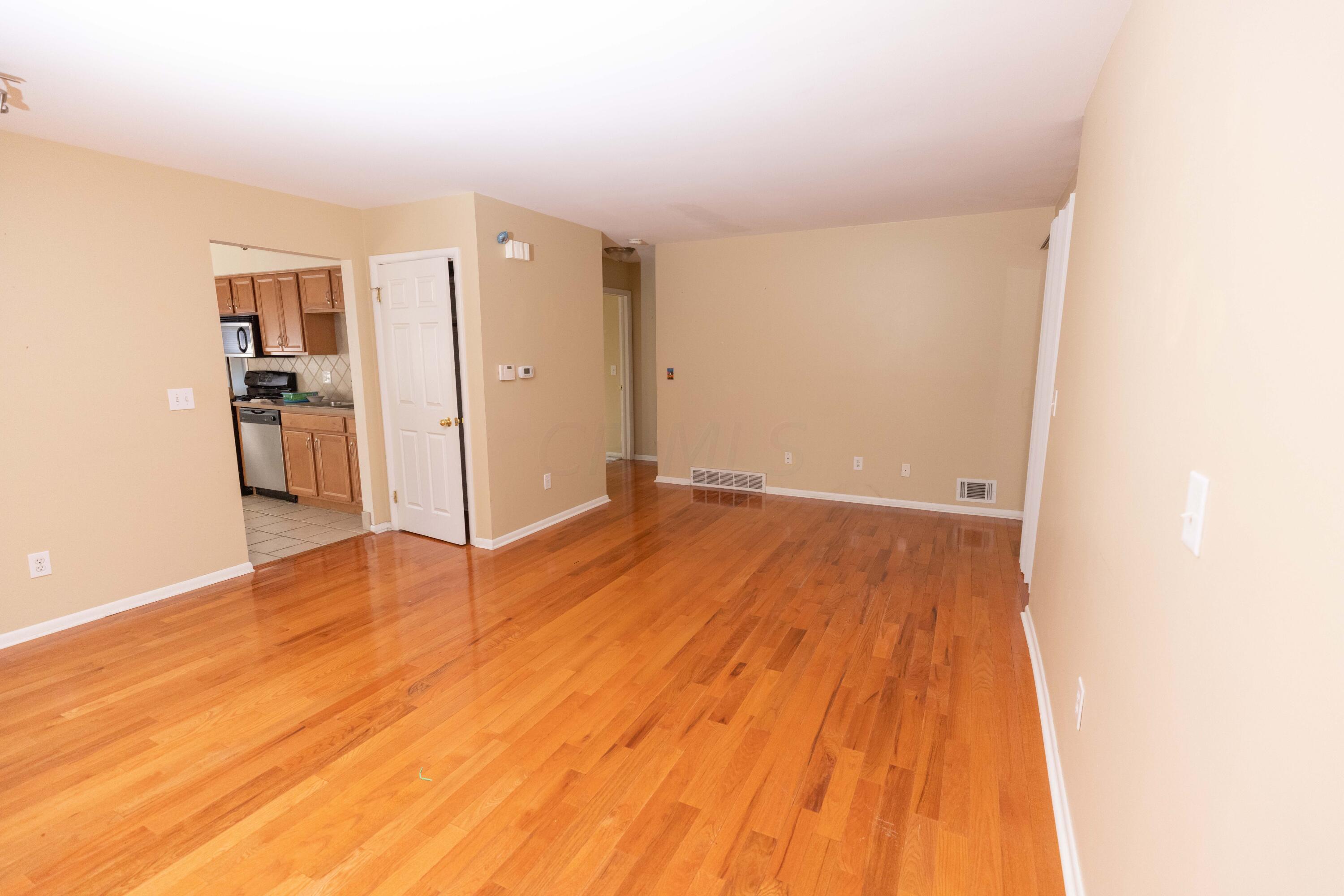 331 Fenway Road, Unit D Columbus, OH 43214 - Photo 3 of 19