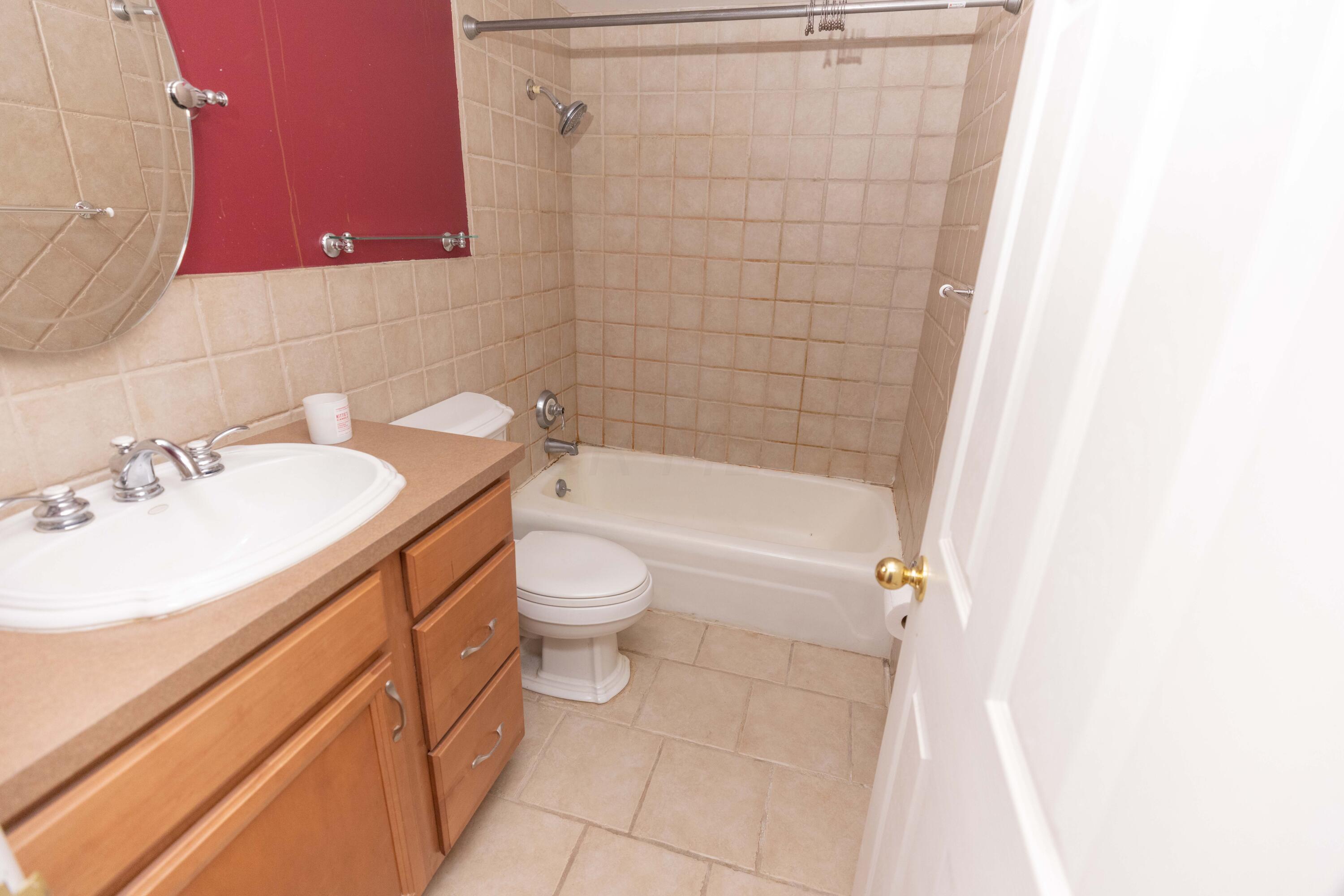 331 Fenway Road, Unit D Columbus, OH 43214 - Photo 9 of 19