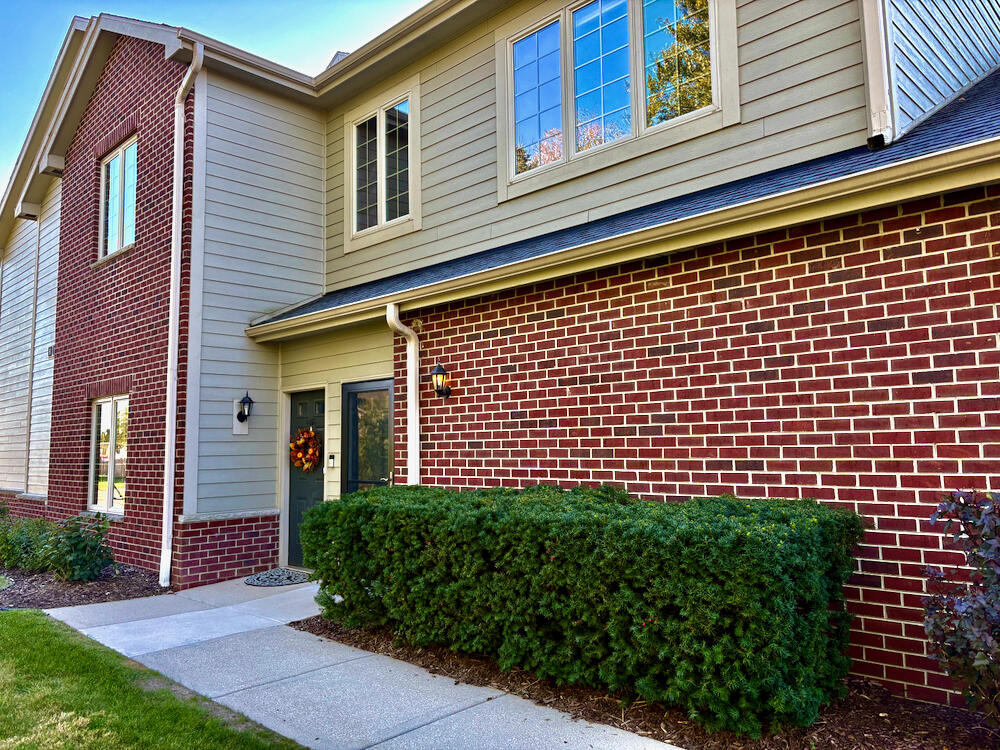 3 BEDROOM NEW BERLIN CONDO - 1