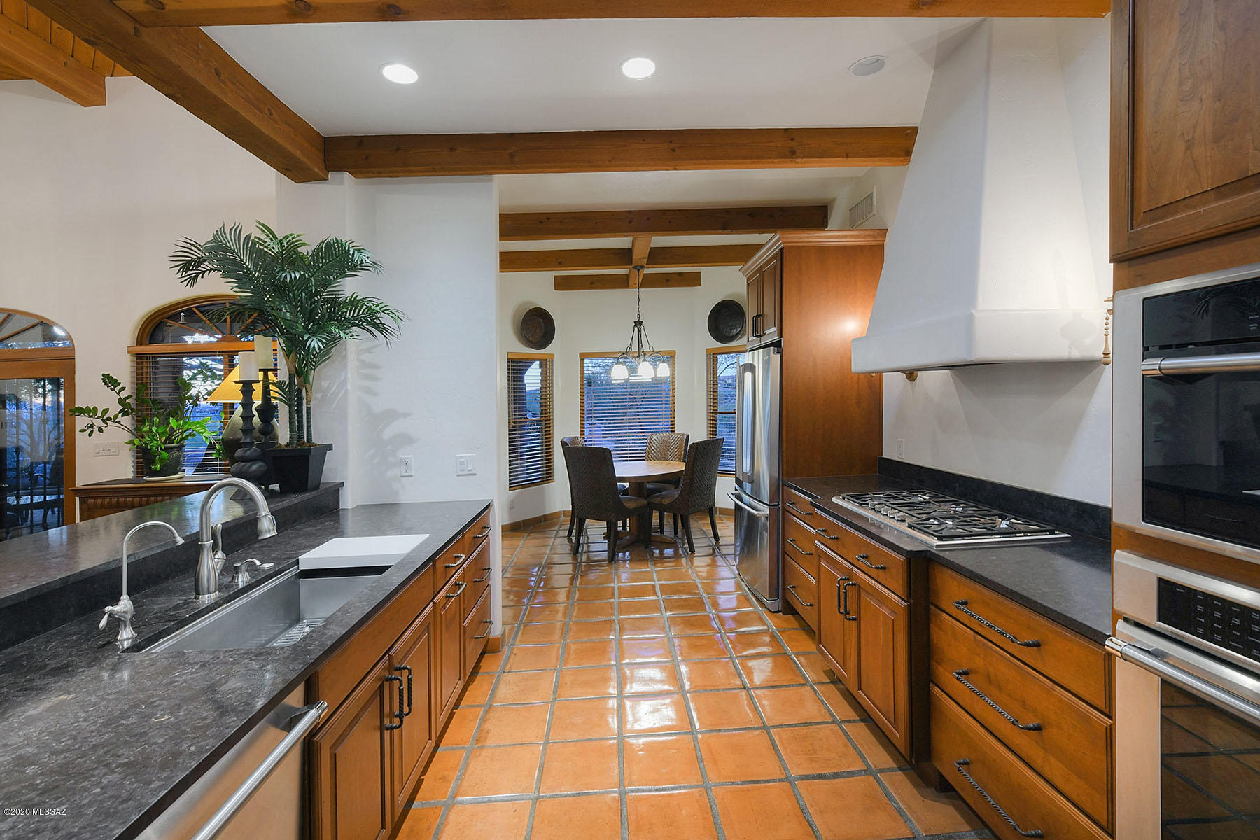 5871 North Pontatoc Road Tucson, AZ 85718 - Photo 8 of 41 Gallery Image 8