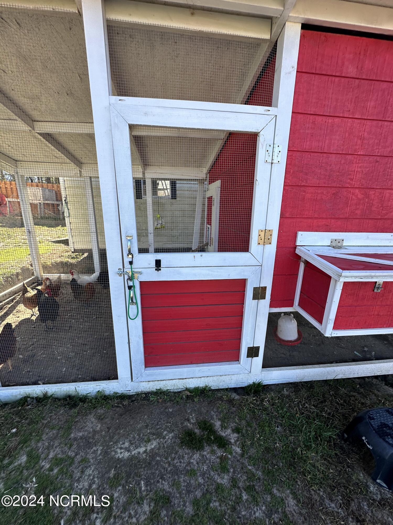 213 Rutherford Way Jacksonville, NC 28540 - Photo 37 of 85 Stall door