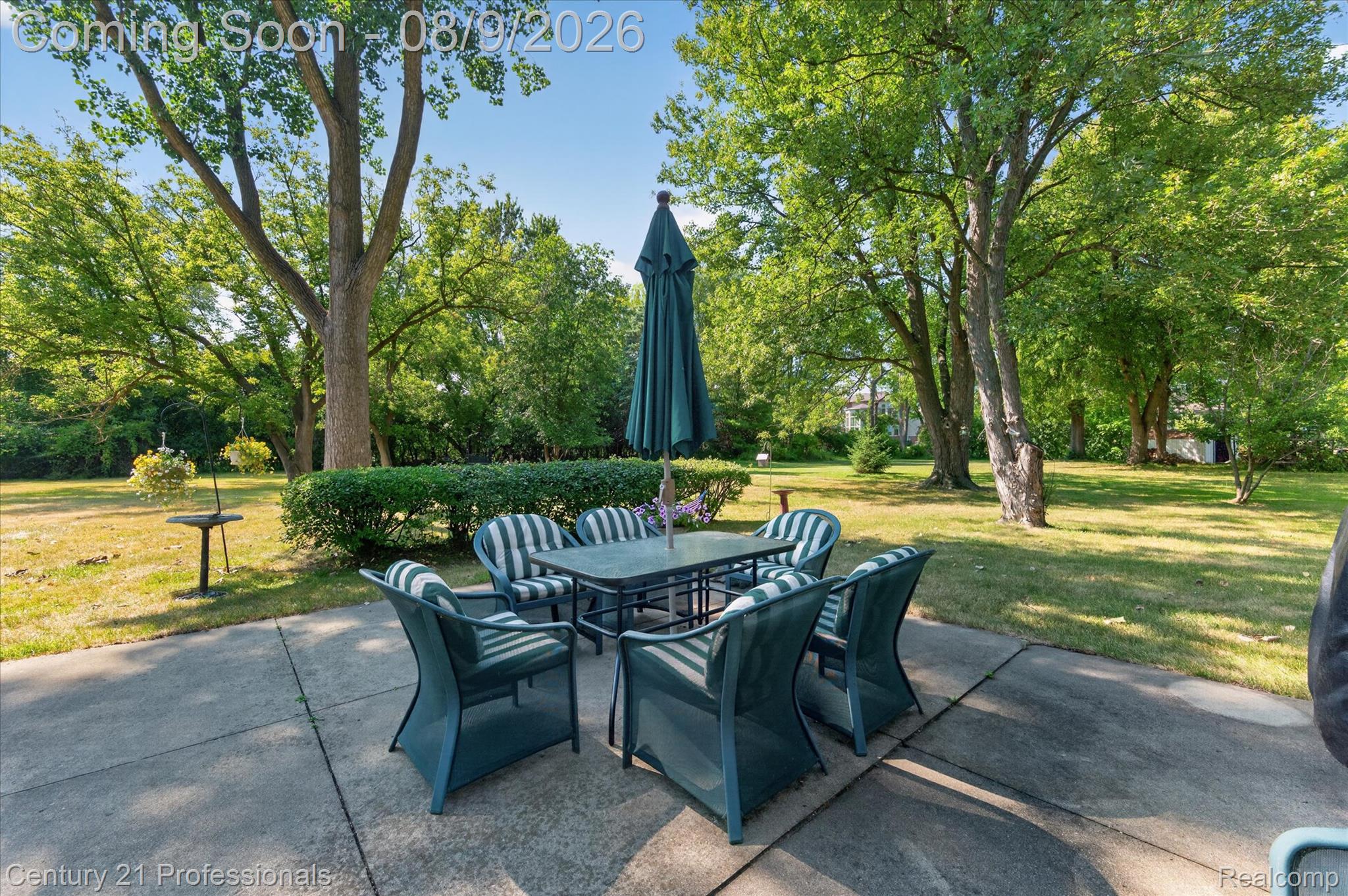 3425 McClure Road Troy, MI 48084 - Photo 30 of 34 Mature tree-lined outdoor entertaining space