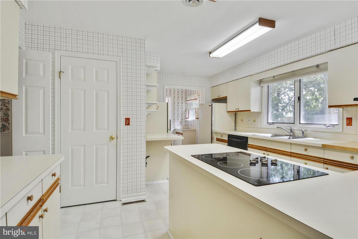 220 Valley Road Chestertown, MD 21620 - Photo 9 of 26 Kitchen with Walk In Pantry