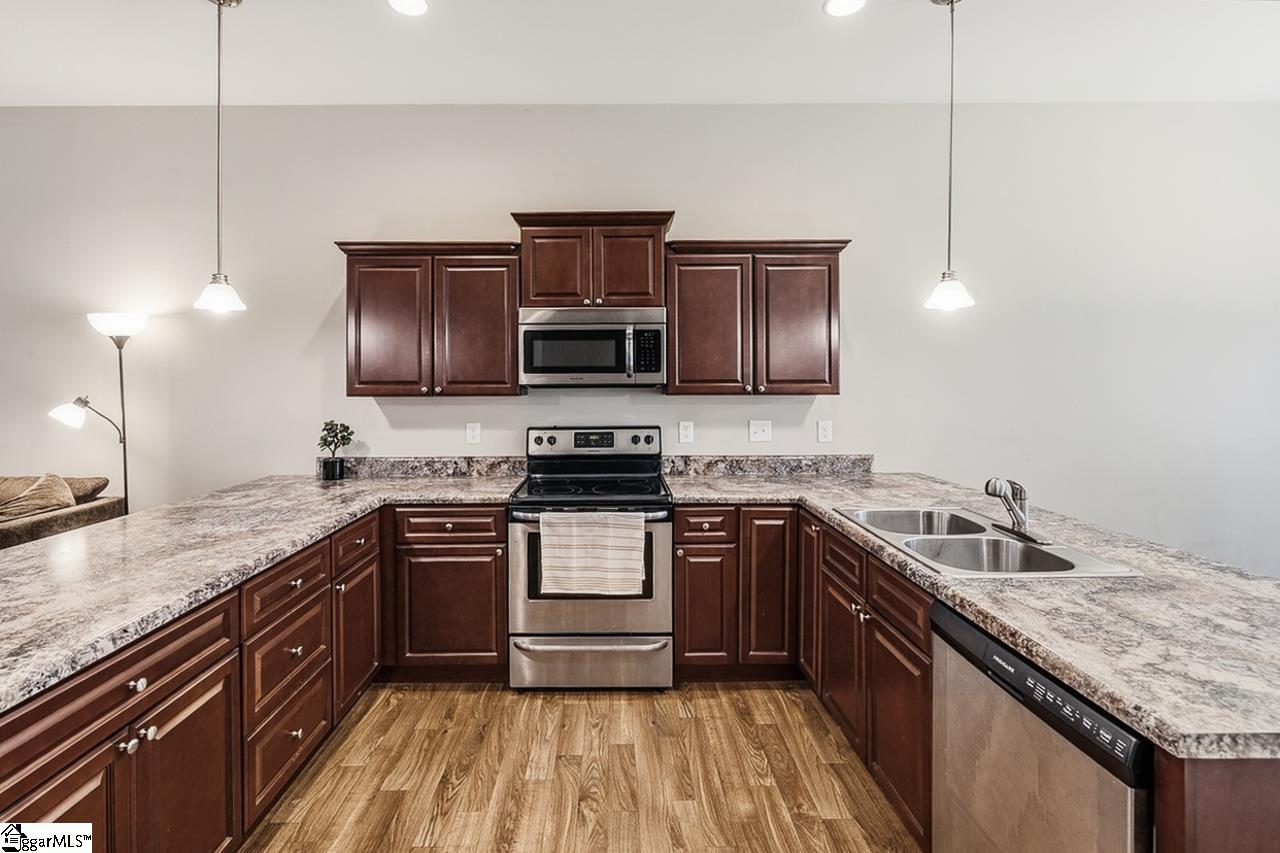 311 Catterick Way Fountain Inn, SC 29644 - Photo 8 of 33 Gallery Image 8