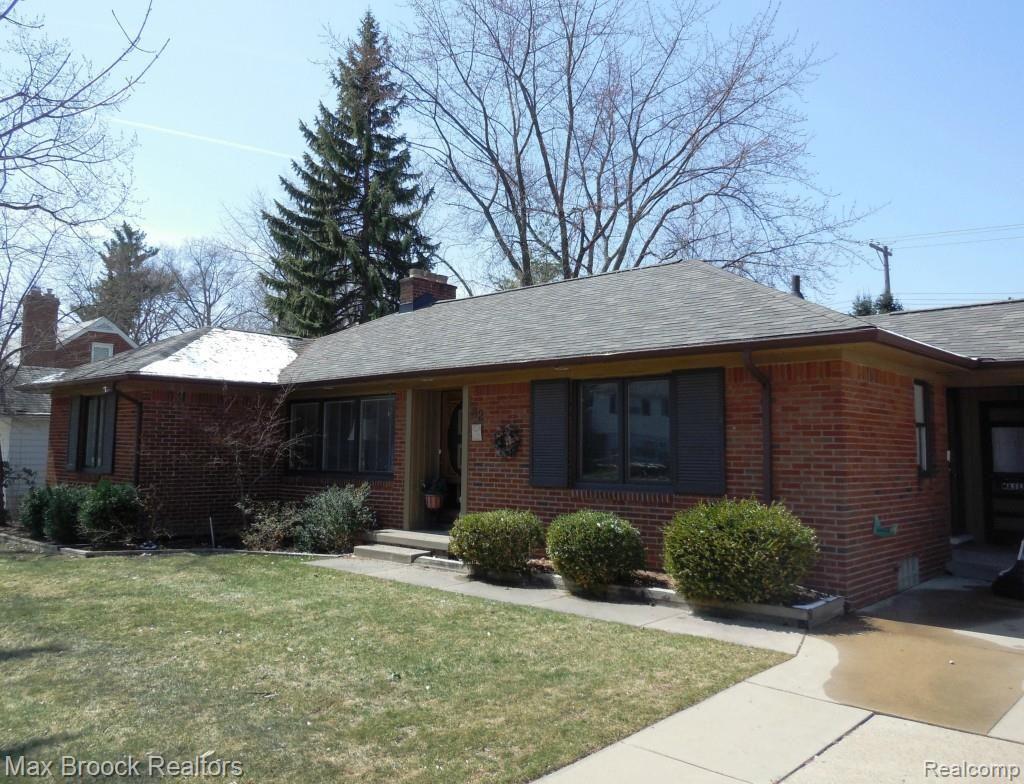 82 Maplefield Road Pleasant Ridge, MI 48069 - Photo 2 of 26 Charming Ranch in Pleasant Ridge