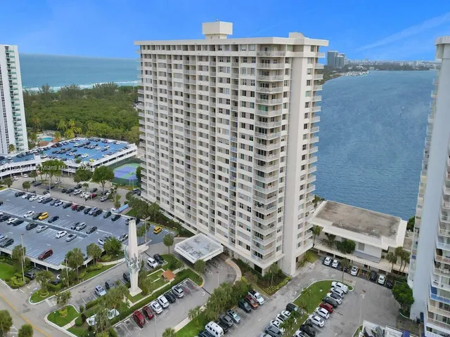 $5,000 | 300 Bayview Drive, Unit 906, Sunny Isles Beach, FL 33160