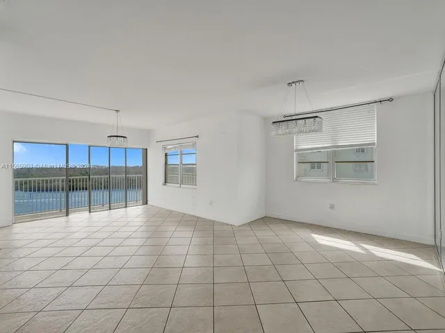 $5,000 | 300 Bayview Drive, Unit 906, Sunny Isles Beach, FL 33160