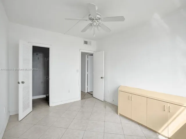 $5,000 | 300 Bayview Drive, Unit 906, Sunny Isles Beach, FL 33160