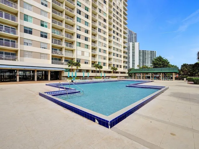 $5,000 | 300 Bayview Drive, Unit 906, Sunny Isles Beach, FL 33160