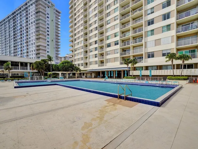 $5,000 | 300 Bayview Drive, Unit 906, Sunny Isles Beach, FL 33160
