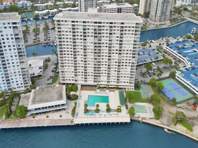 $5,000 | 300 Bayview Drive, Unit 906, Sunny Isles Beach, FL 33160