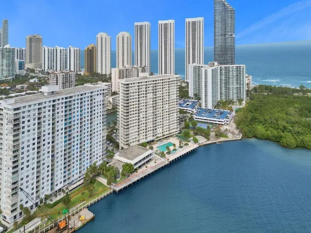 $5,000 | 300 Bayview Drive, Unit 906, Sunny Isles Beach, FL 33160