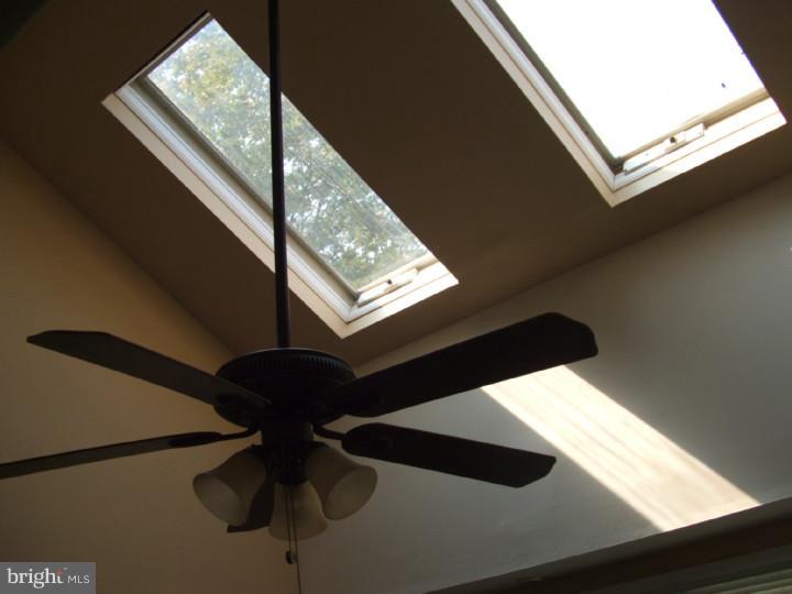 257 Ashby Road Upper Darby, PA 19082 - Photo 14 of 20 Bedroom - Main