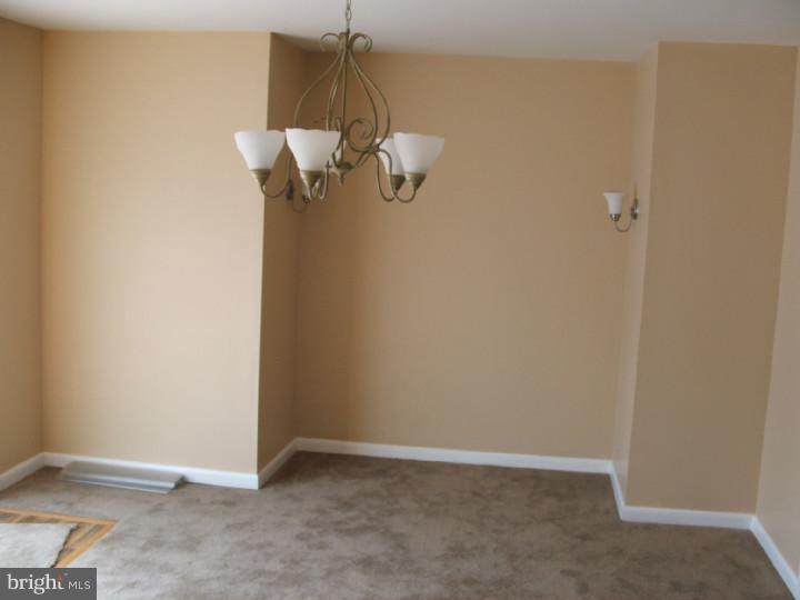 257 Ashby Road Upper Darby, PA 19082 - Photo 9 of 20 Dining Room