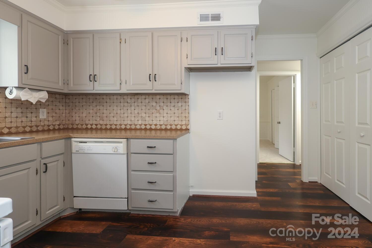 1700 Roxborough Road, Unit E Charlotte, NC 28211 - Photo 9 of 48 Gallery Image 9