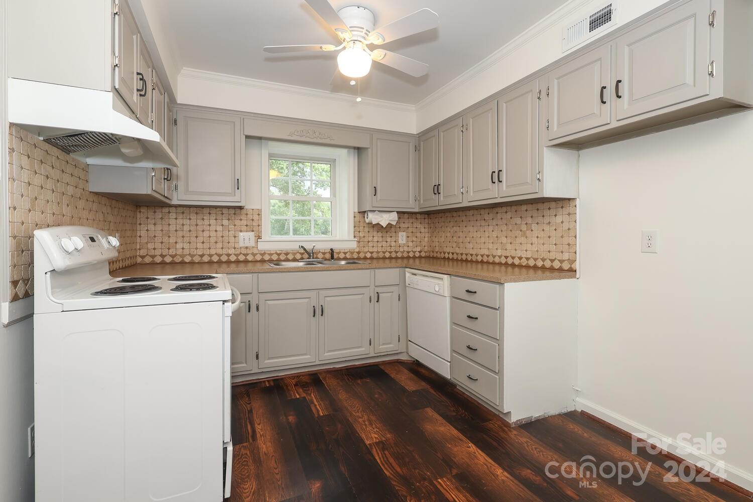 1700 Roxborough Road, Unit E Charlotte, NC 28211 - Photo 10 of 48 Gallery Image 10