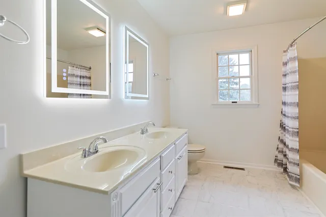 $569,000 | 17866 Bellows Falls Drive, South Bend, IN 46614